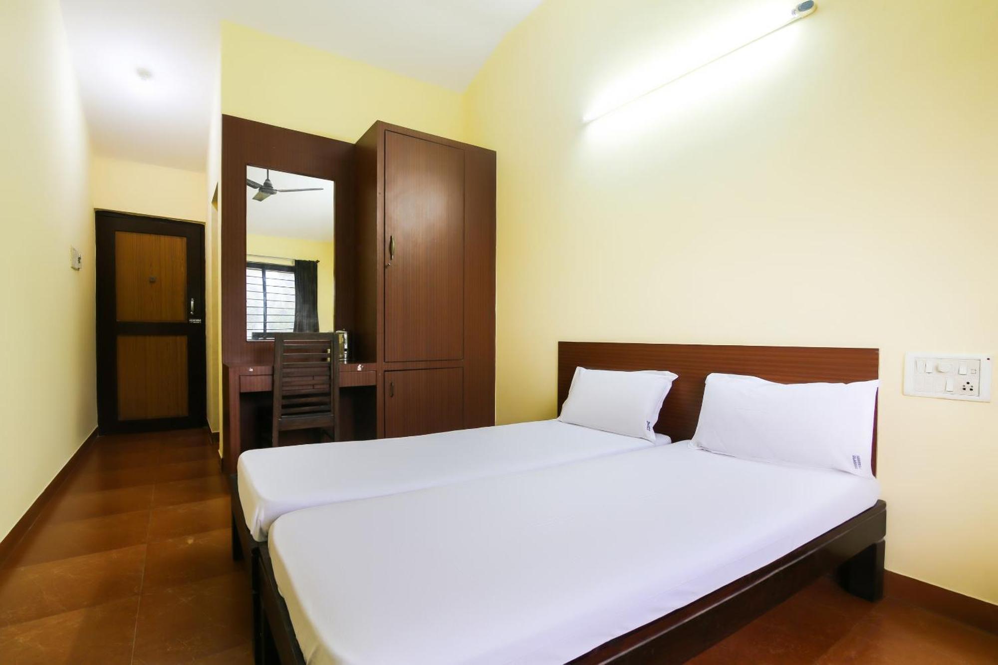 Hotel O Raviraj Classic Cana Luaran gambar