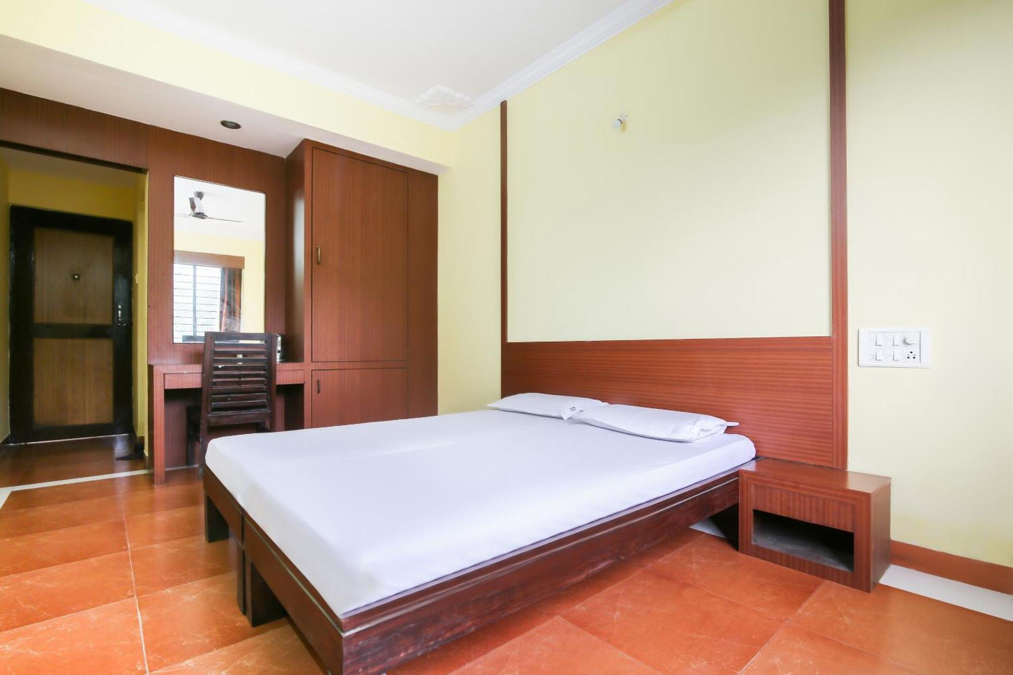 Hotel O Raviraj Classic Cana Luaran gambar