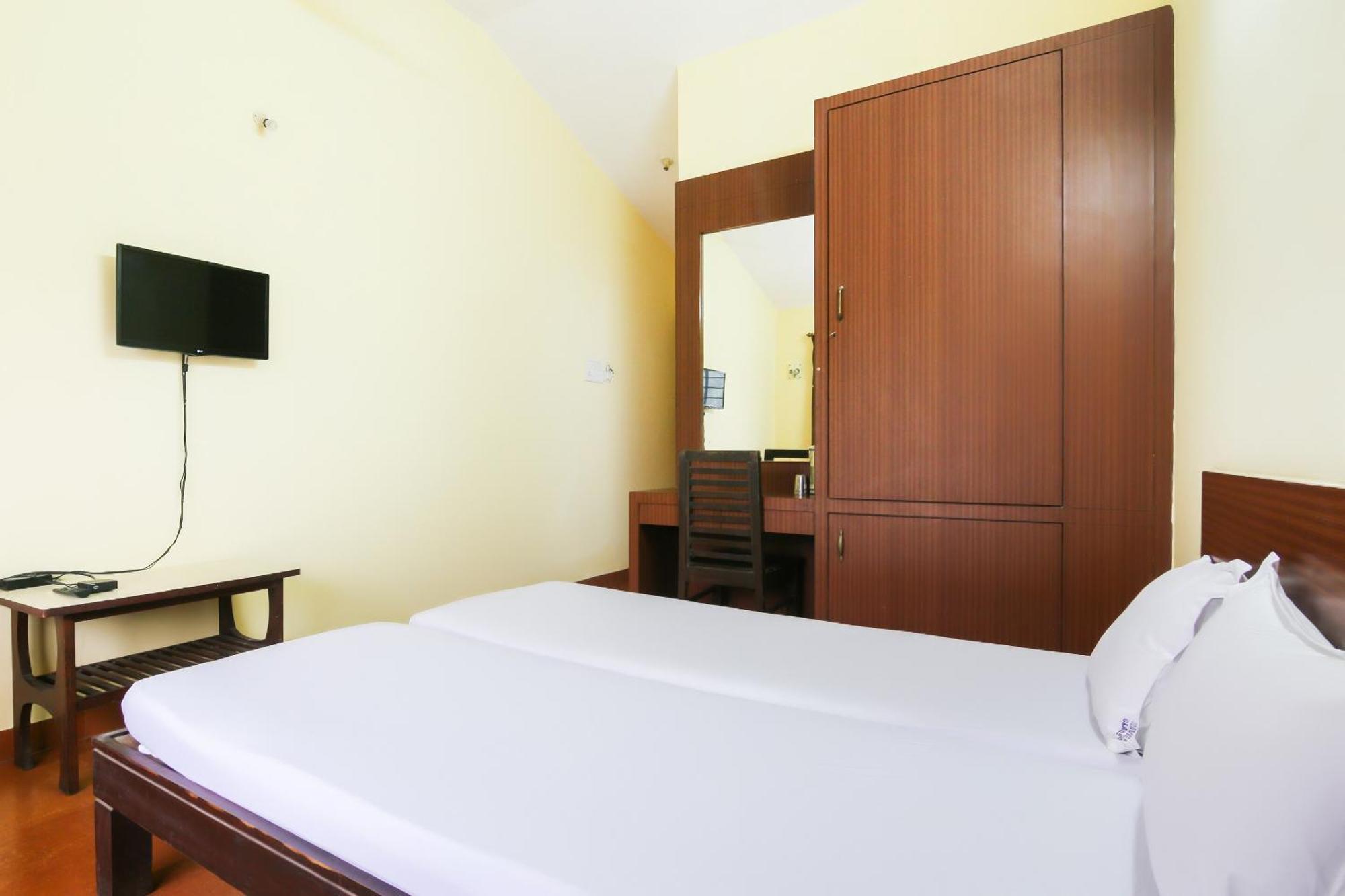 Hotel O Raviraj Classic Cana Luaran gambar