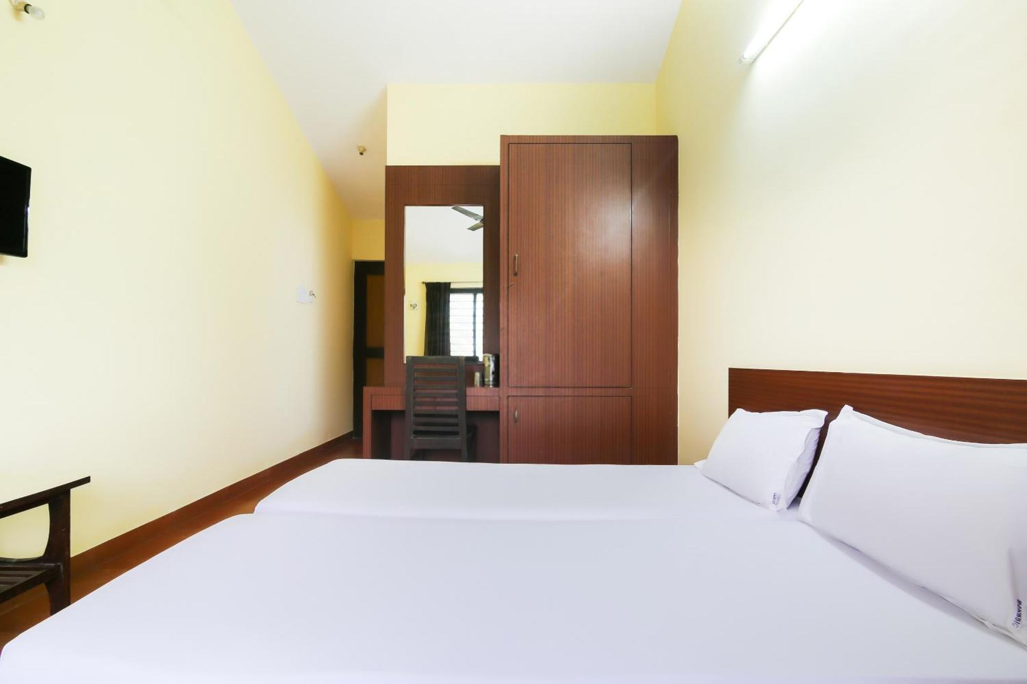 Hotel O Raviraj Classic Cana Luaran gambar